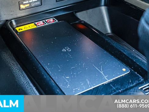 Used 2025 Toyota Camry LE image 39