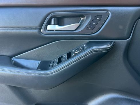 Certified 2023 Nissan Rogue SL w/ SL Premium Package image 13