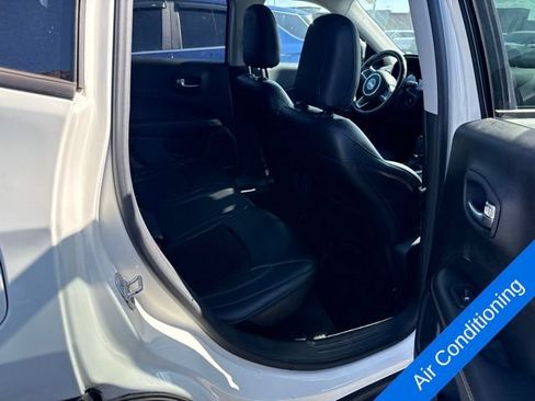 Used 2018 Jeep Compass Latitude FWD image 5