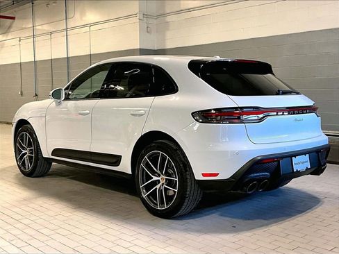 Used 2025 Porsche Macan image 3