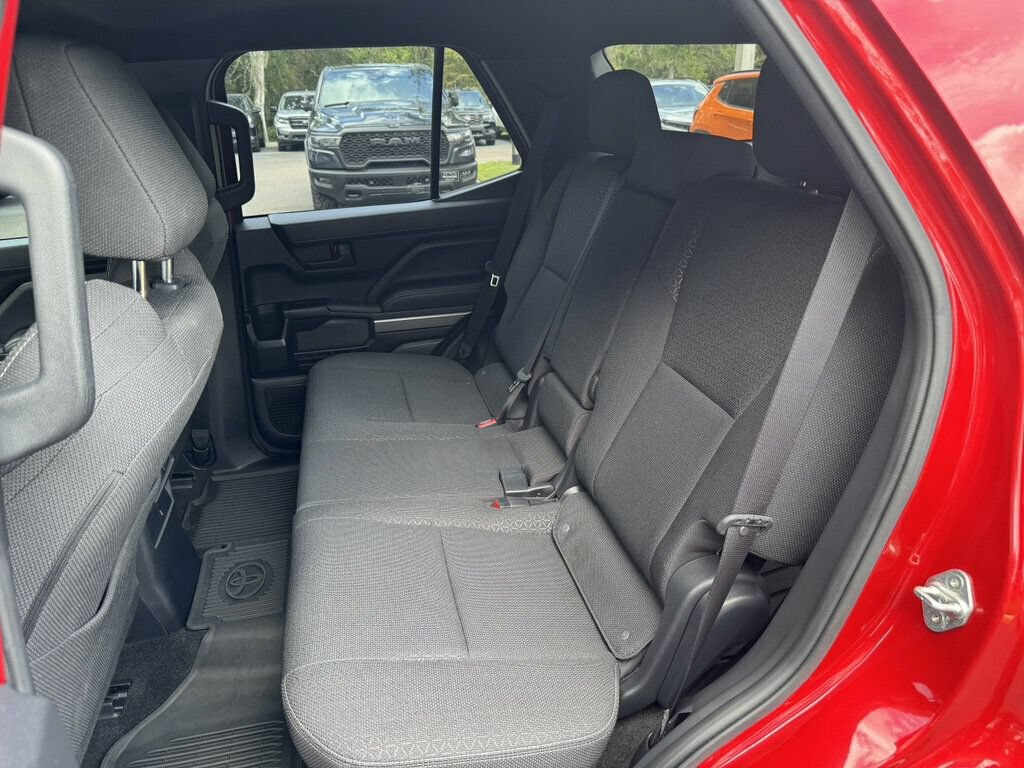 Used 2025 Toyota 4Runner SR5 AWD/4WD image 7