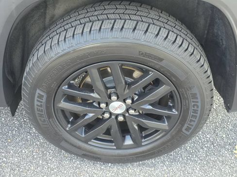 Used 2019 GMC Acadia SLT FWD image 38