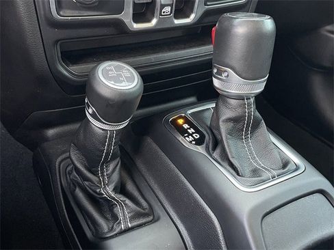 Used 2022 Jeep Wrangler Unlimited Sahara image 23