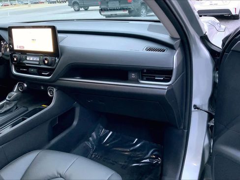 Used 2025 Toyota Grand Highlander FWD image 18