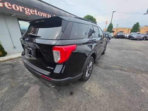 Used 2022 Ford Explorer XLT w/ Equipment Group 202A AWD/4WD image 30