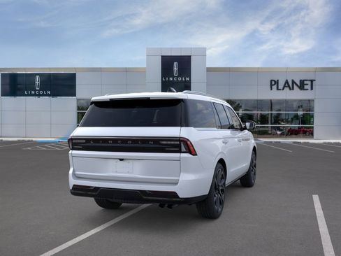 New 2026 Lincoln Navigator Reserve image 8