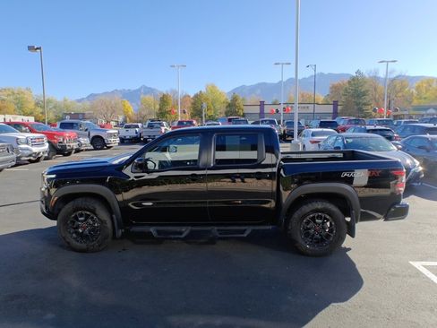 Used 2022 Nissan Frontier PRO-4X w/ Pro-4X Premium Package image 4