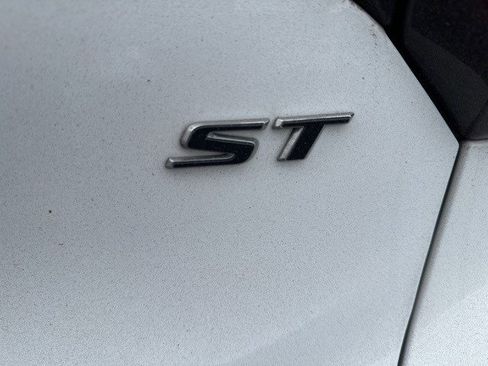 Used 2024 Buick Encore GX Sport Touring image 9