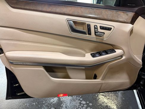 Used 2014 Mercedes-Benz E 350 4MATIC Sedan image 10
