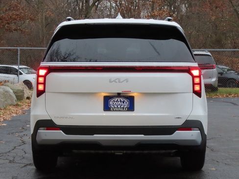 New 2026 Kia Carnival EX image 17