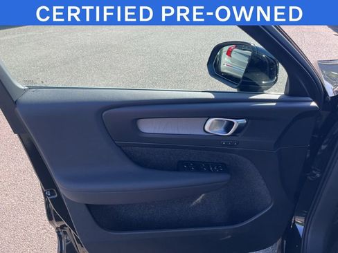 Certified 2025 Volvo XC40 B5 Plus AWD/4WD image 11