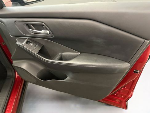 Used 2025 Nissan Rogue SV AWD/4WD image 33