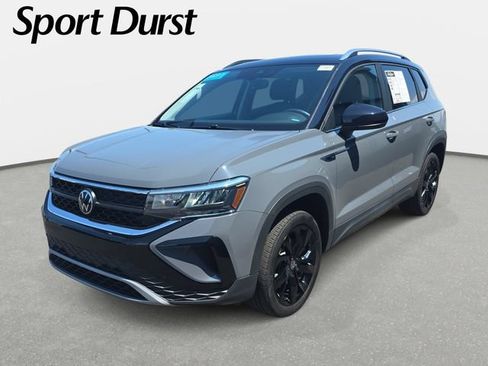 Used 2023 Volkswagen Taos SE w/ Panoramic Sunroof Package FWD image 1