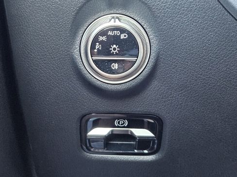 Certified 2025 Mercedes-Benz C 300 Sedan image 22