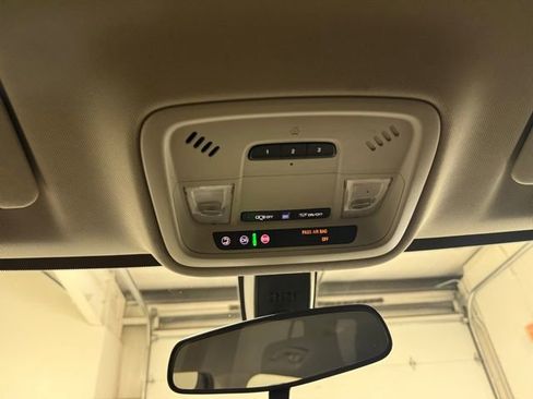 Used 2019 Chevrolet Traverse LT image 20