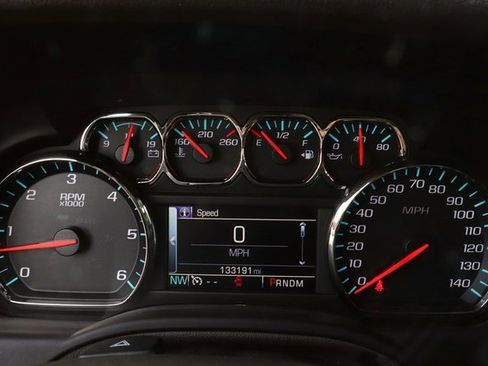 Used 2016 Chevrolet Suburban LT image 21