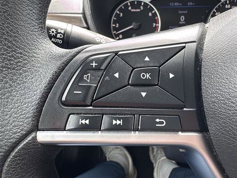 Used 2024 Nissan Altima 2.5 SV image 18