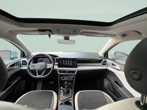 New 2026 Volkswagen Taos SE FWD image 25