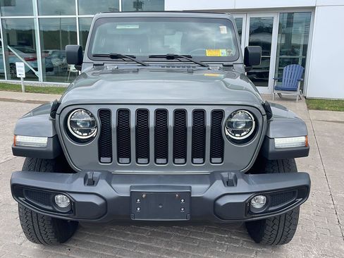 Used 2022 Jeep Wrangler Unlimited Sahara AWD/4WD image 2