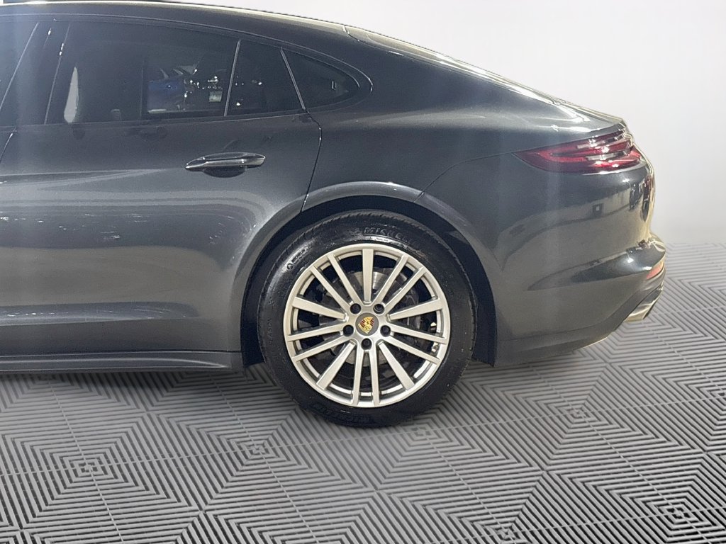 Used 2017 Porsche Panamera 4 AWD/4WD image 6