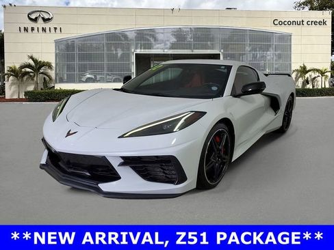 Used 2022 Chevrolet Corvette Stingray Coupe w/ Z51 Performance Package image 3