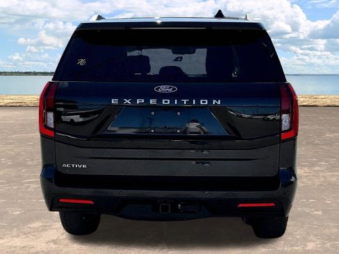 Used 2025 Ford Expedition Active image 8