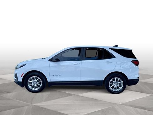 Used 2022 Chevrolet Equinox LS FWD image 5