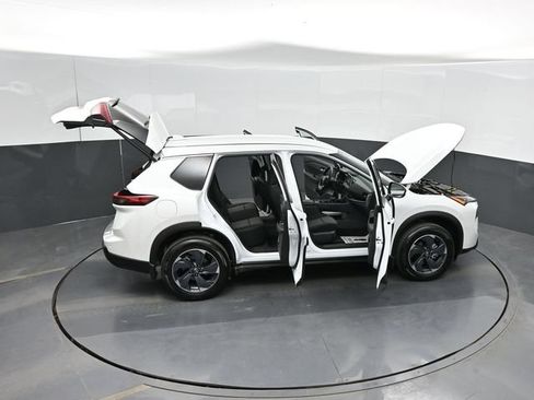 Used 2026 Nissan Rogue SV FWD image 60