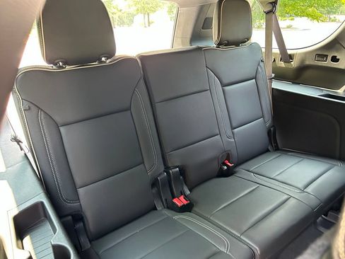 Used 2023 GMC Yukon XL SLT w/ SLT Premium Package RWD image 46