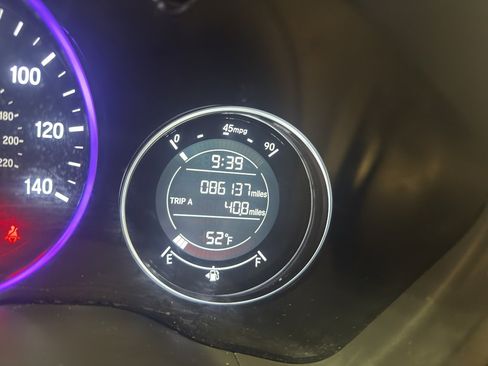 Used 2017 Honda HR-V LX image 17