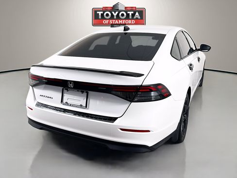 Used 2025 Honda Accord SE image 7