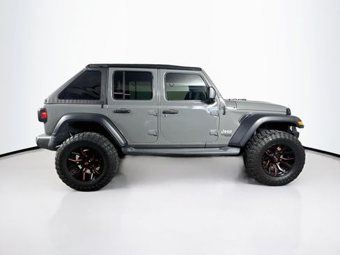 Used 2018 Jeep Wrangler Unlimited Sport S AWD/4WD image 2