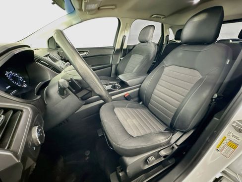 Used 2017 Ford Edge SE FWD image 13