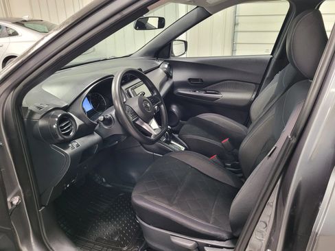 Used 2019 Nissan Kicks S FWD image 14