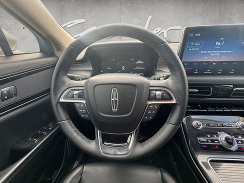 Used 2022 Lincoln Nautilus FWD image 21