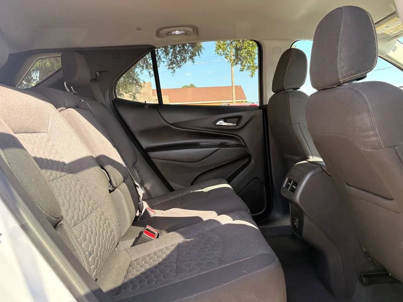 Used 2019 Chevrolet Equinox LT FWD image 16