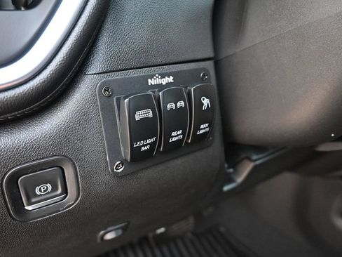 Used 2020 Chevrolet Silverado 1500 RST w/ All-Star Edition AWD/4WD image 17