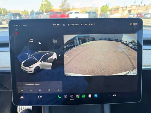 Used 2022 Tesla Model Y Performance AWD/4WD image 21