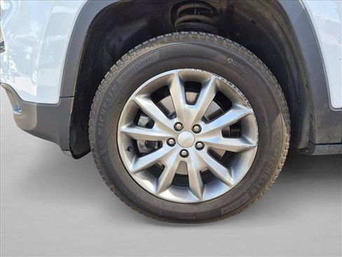 Used 2018 Jeep Cherokee Limited AWD/4WD image 15