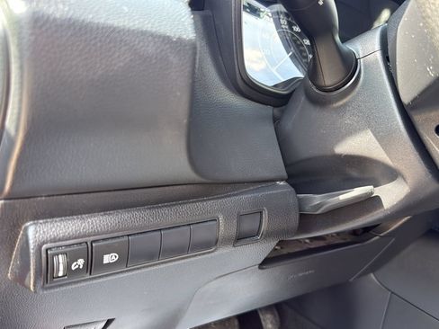 Used 2022 Toyota Corolla LE FWD image 17