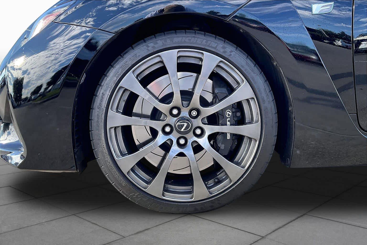 Used 2015 Lexus RC F w/ Premium Package RWD image 10