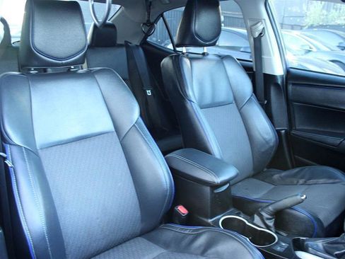 Used 2019 Toyota Corolla SE w/ Carpet Mat Package (TMS) image 18