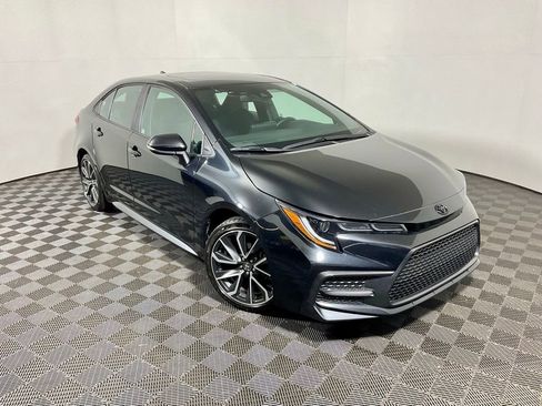 Used 2022 Toyota Corolla SE w/ SE Premium Package FWD image 5