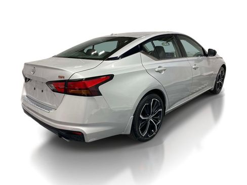 Used 2023 Nissan Altima 2.5 SR FWD image 4