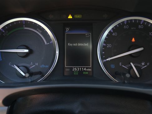 Used 2019 Toyota Highlander XLE image 31