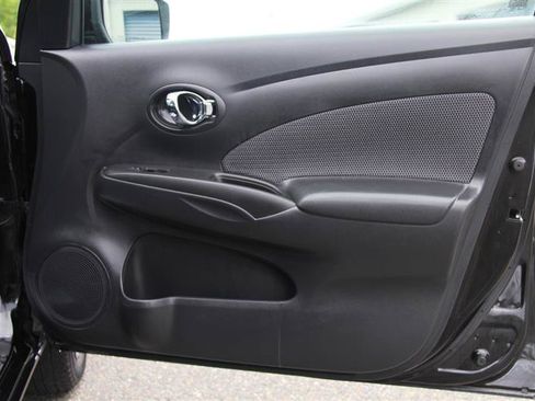 Used 2015 Nissan Versa SV FWD image 15