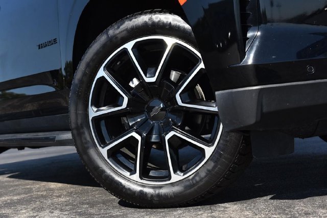 Used 2023 Chevrolet Tahoe RST AWD/4WD image 3