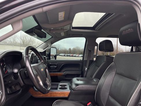 Used 2017 Chevrolet Silverado 2500 High Country w/ Duramax Plus Package image 22