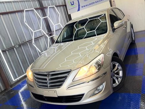 Used 2012 Hyundai Genesis 3.8 image 6