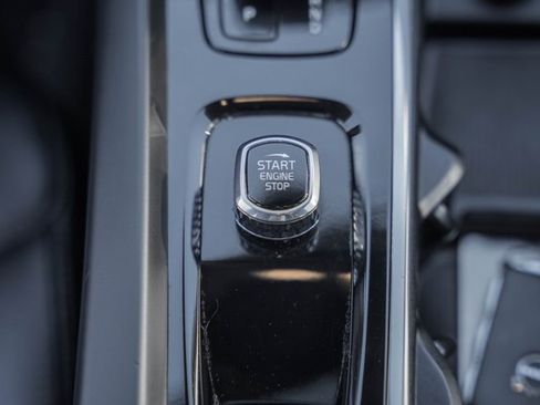 Used 2023 Volvo XC60 B5 Plus w/ Climate Package image 24